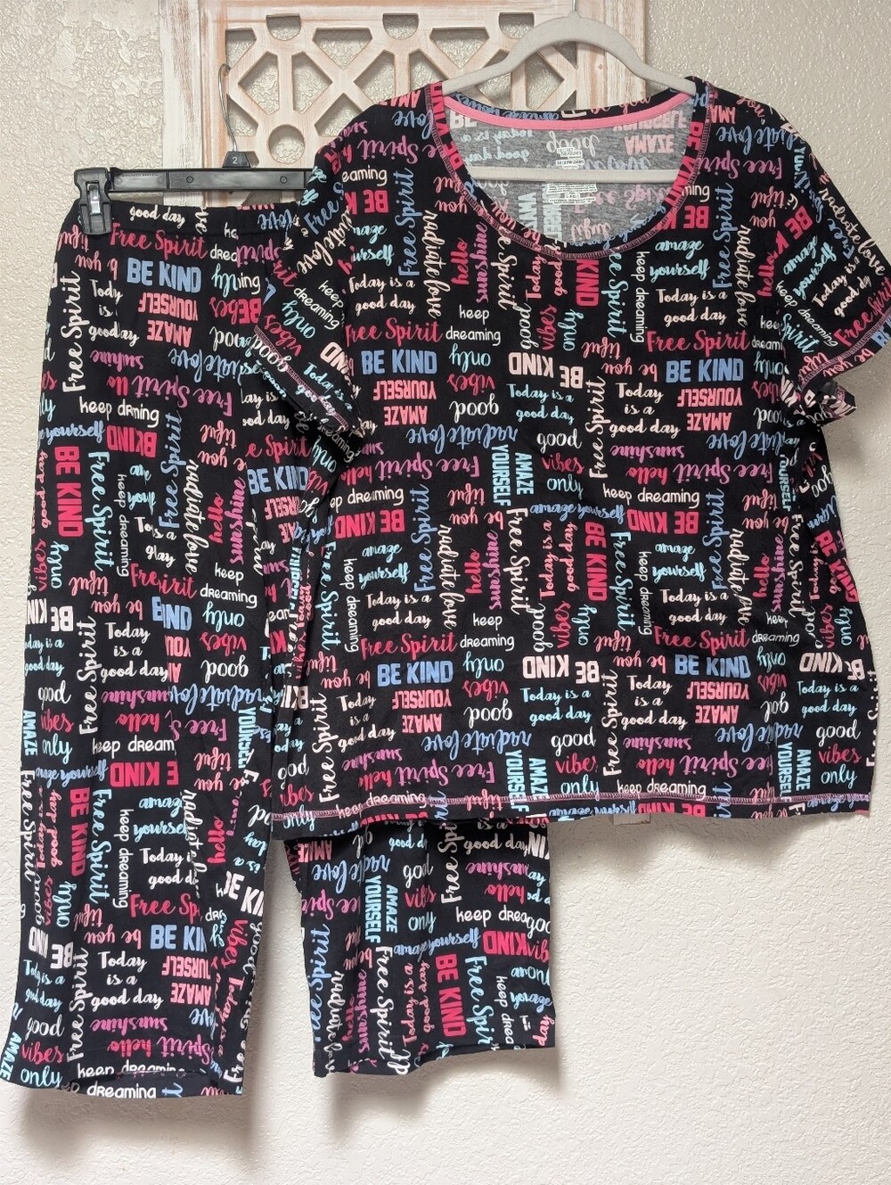 Secret Treasures Womens 3X Pajama Set Pink Black Shirt/ Capri Pants Jersey Knit